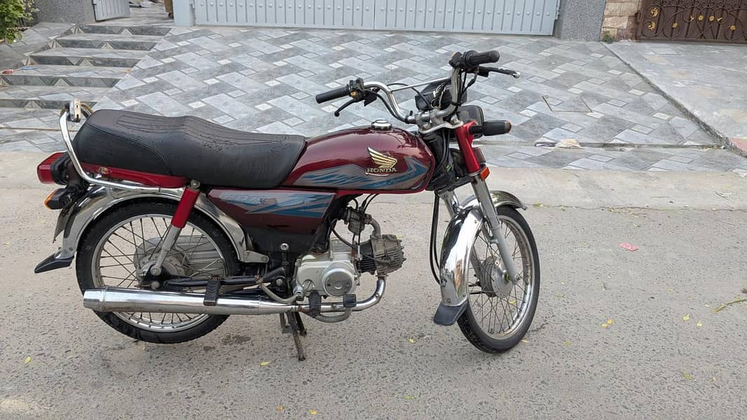 Honda CD 70 2015 -Well Maintained | Great Mileage | Just Buy & Driven ...