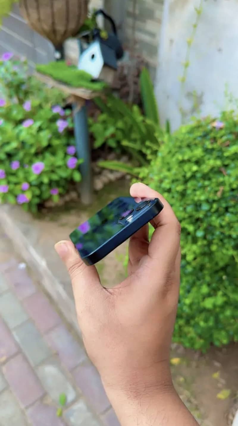 Apple iPhone 13 3