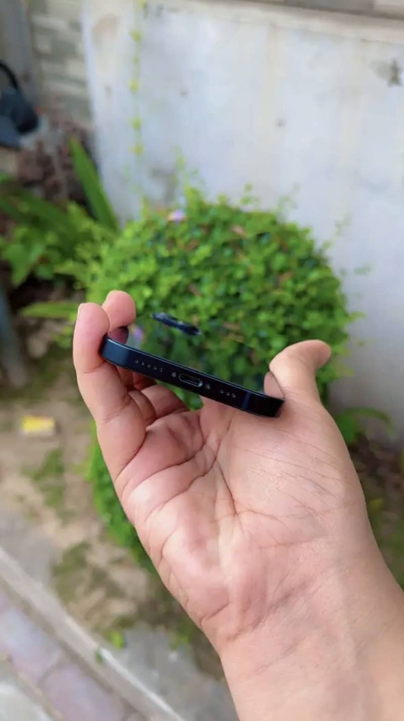 Apple iPhone 13 4