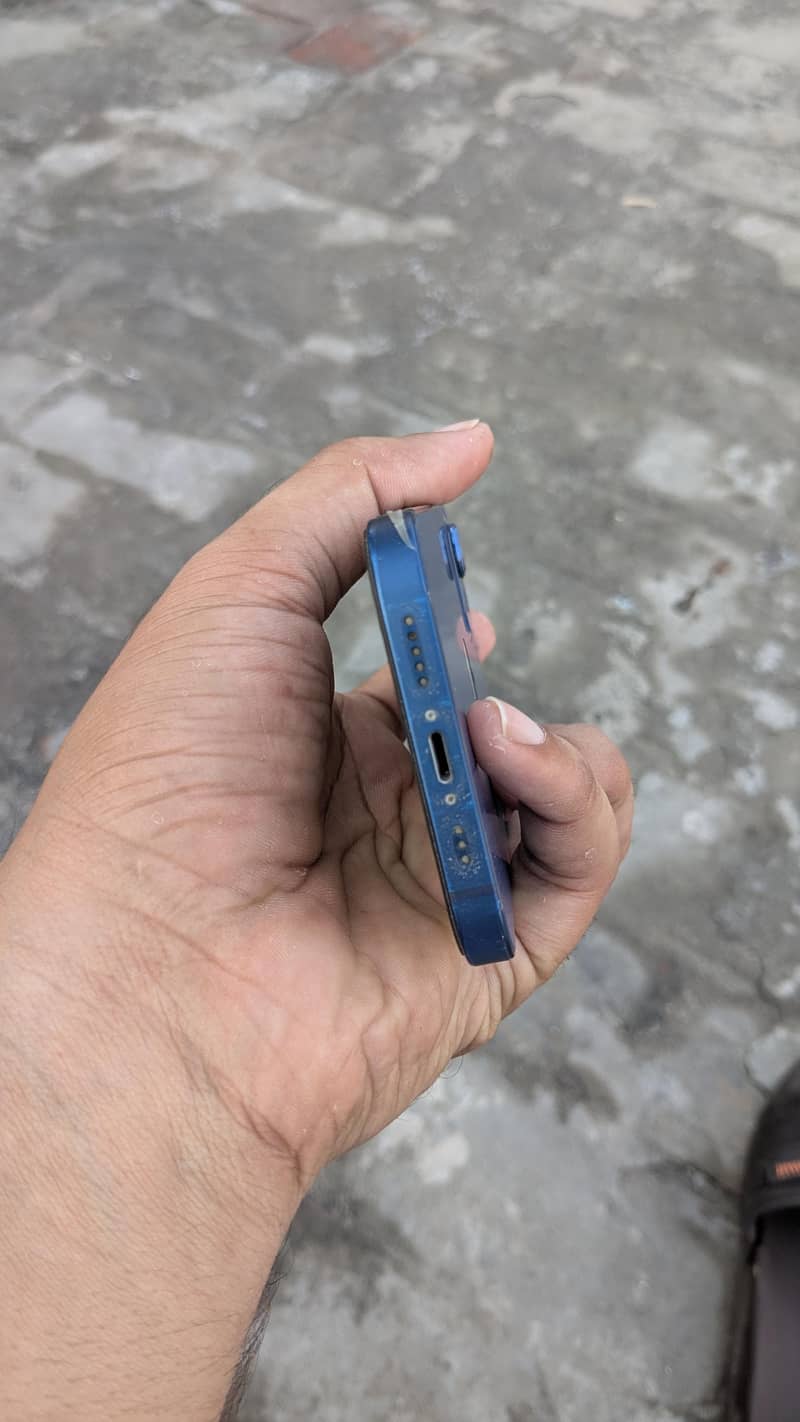 Apple iPhone 12 1