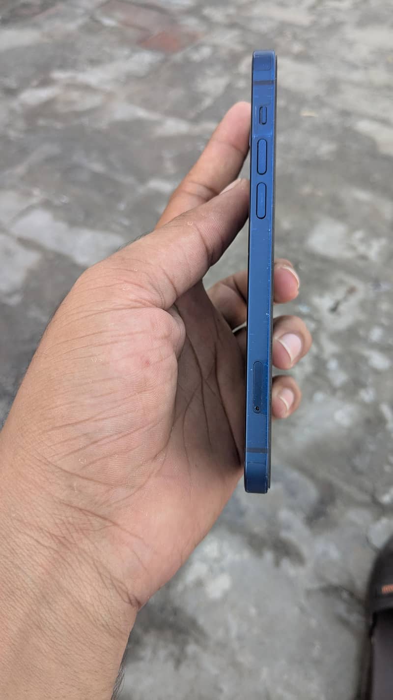 Apple iPhone 12 2