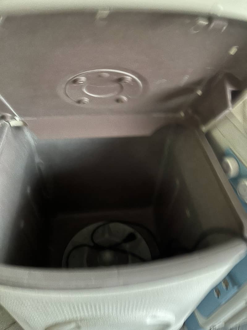 Washing Machine & Dryer 0