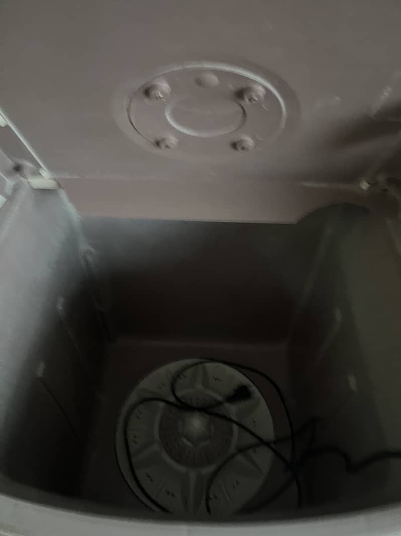 Washing Machine & Dryer 1