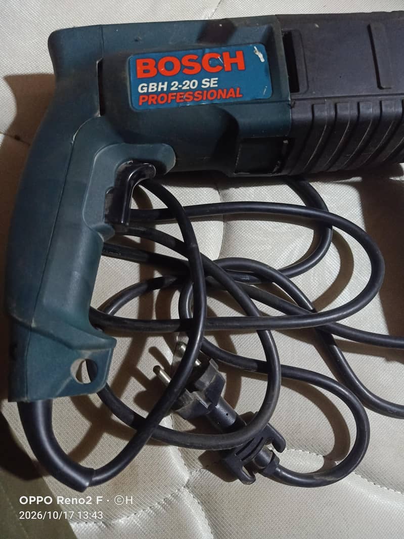 drill machine in excellent condition 2