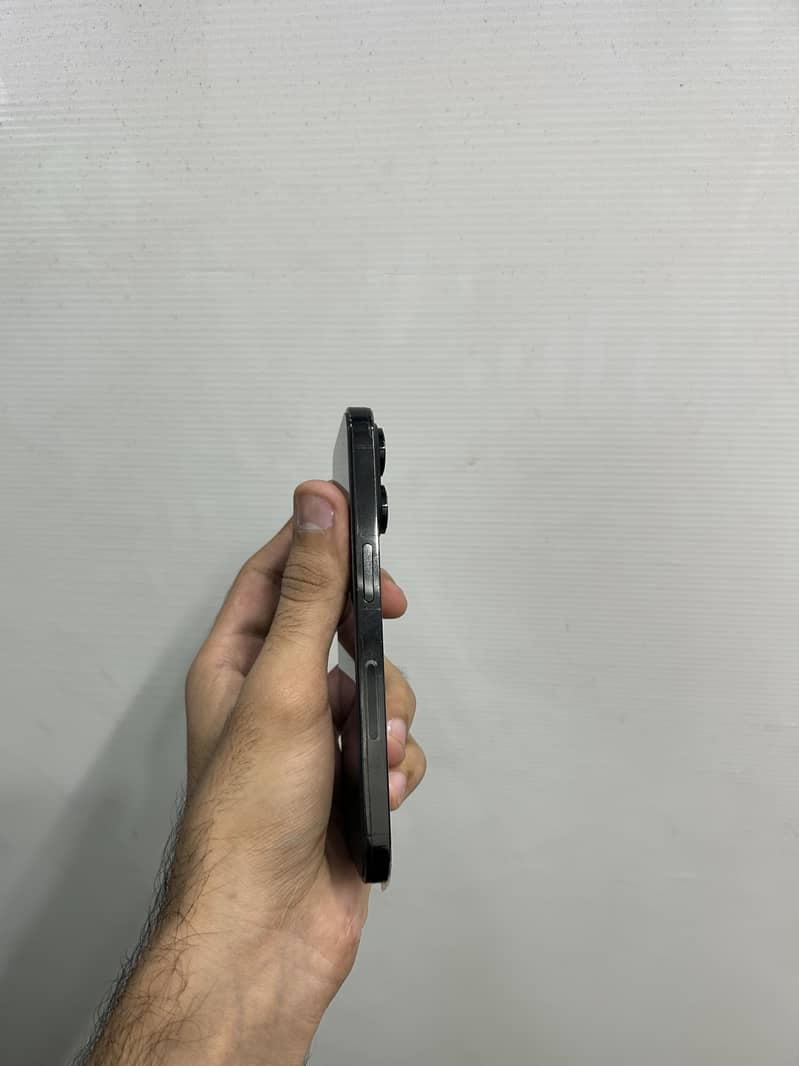 Apple iPhone 14 Pro 2
