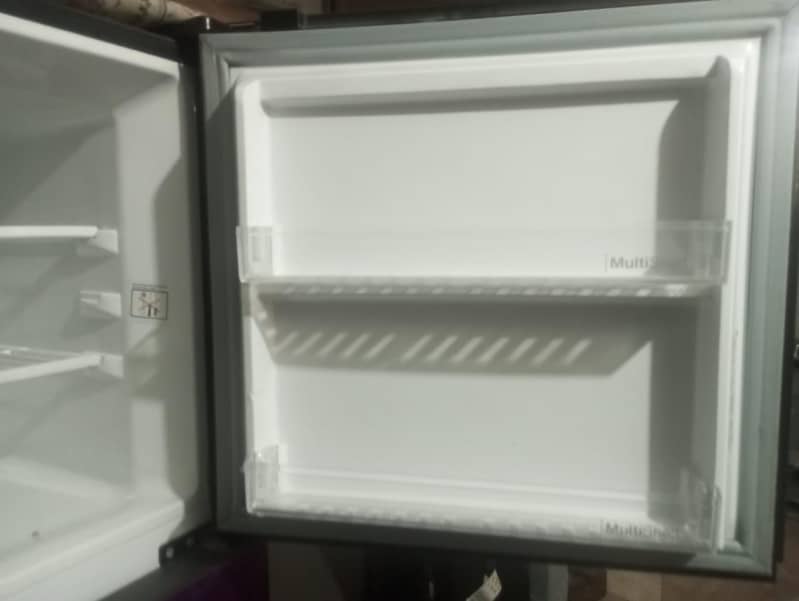 Dawlance Refrigerator / Glass Door Refrigerator / 2 Door Refrigerator 5