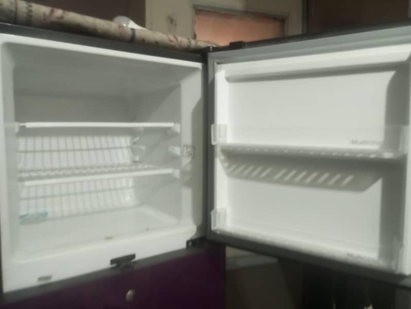 Dawlance Refrigerator / Glass Door Refrigerator / 2 Door Refrigerator 6
