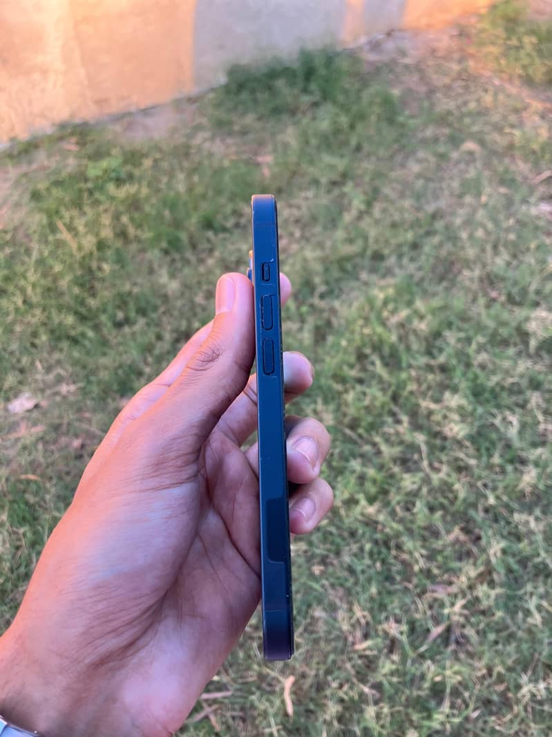 Apple iPhone 14 5