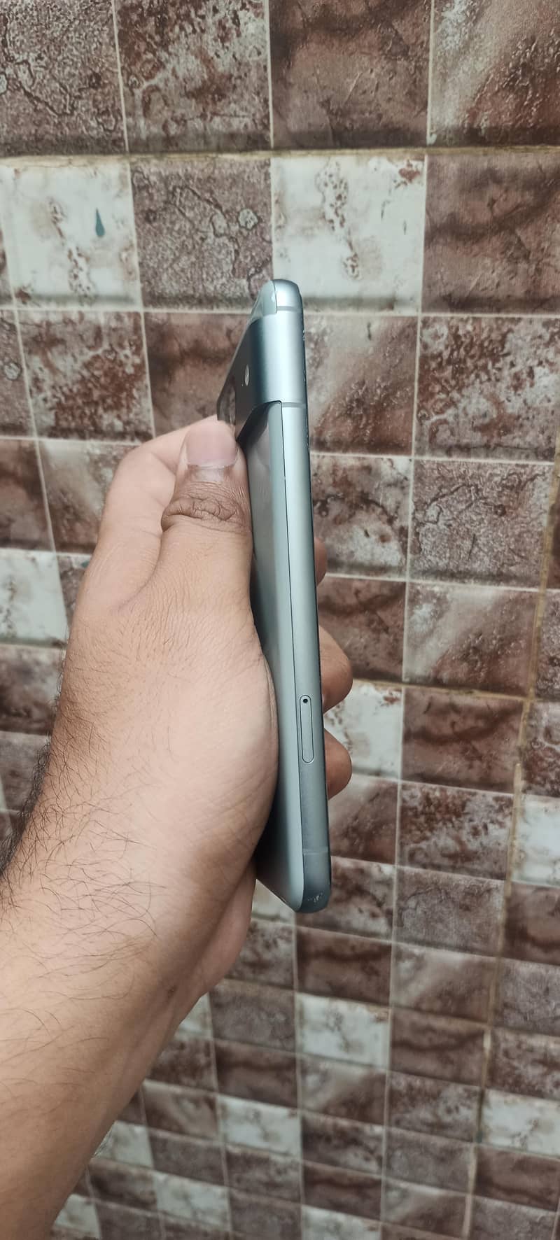 Google Pixel 8 4