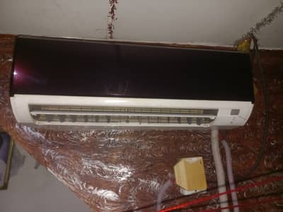 Mitsubishi 1 ton sprit aC