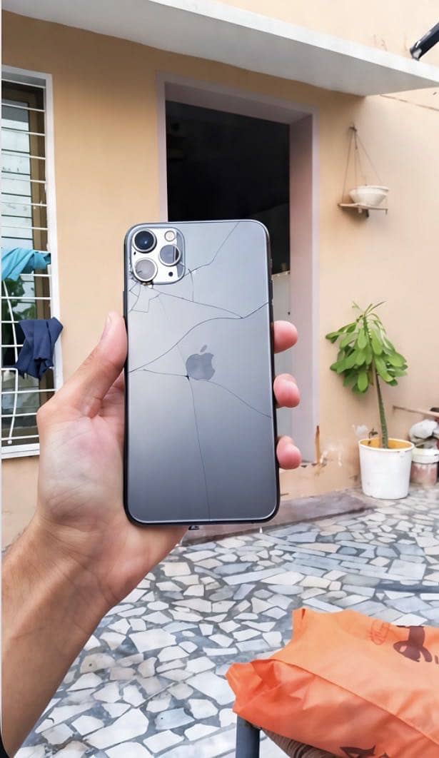 Apple iPhone 11 Pro Max 1