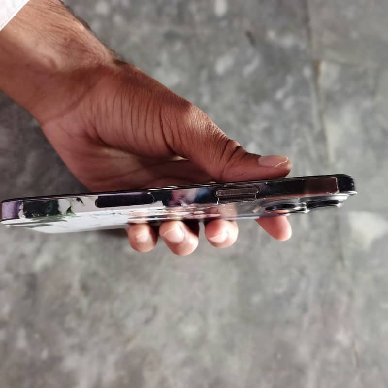 Apple iPhone 14 Pro Max 3
