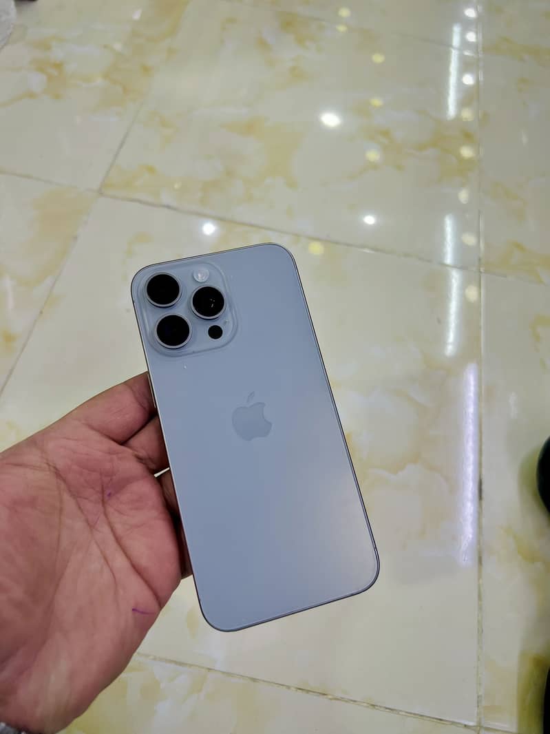Apple iPhone 15 Pro Max 2