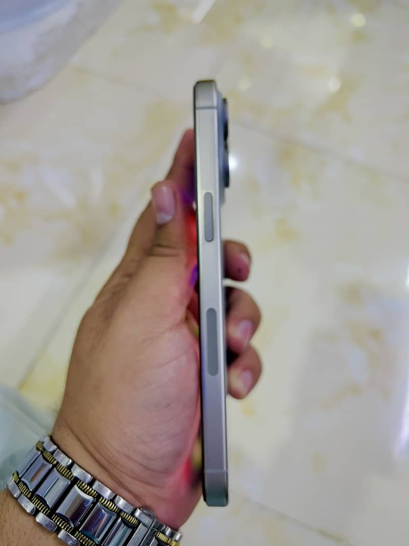 Apple iPhone 15 Pro Max 5