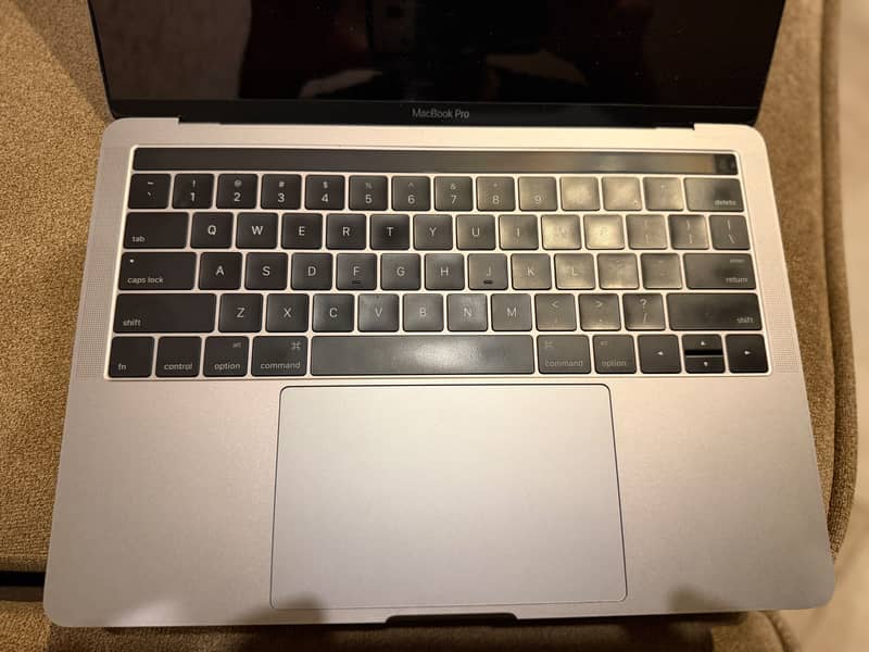 macbook pro excellent condition 5