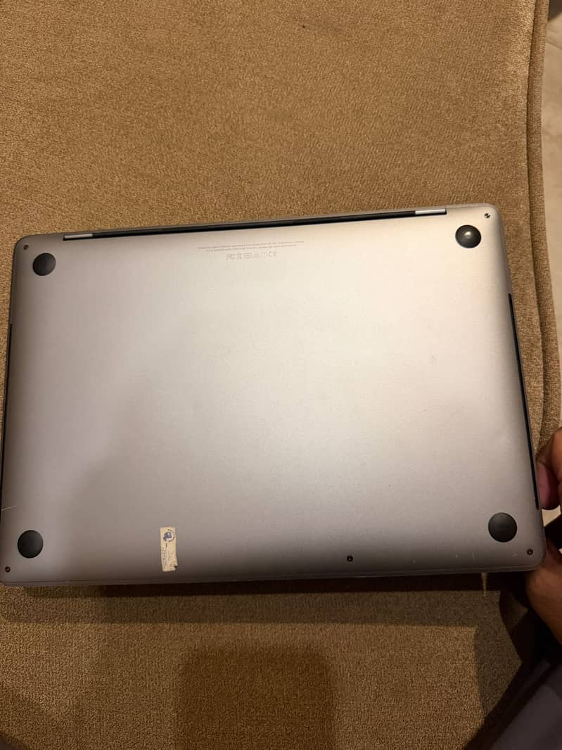 macbook pro excellent condition 7