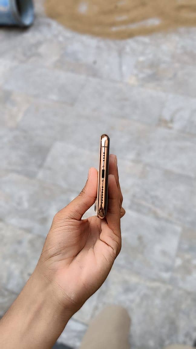 Apple iPhone 11 Pro Max 3
