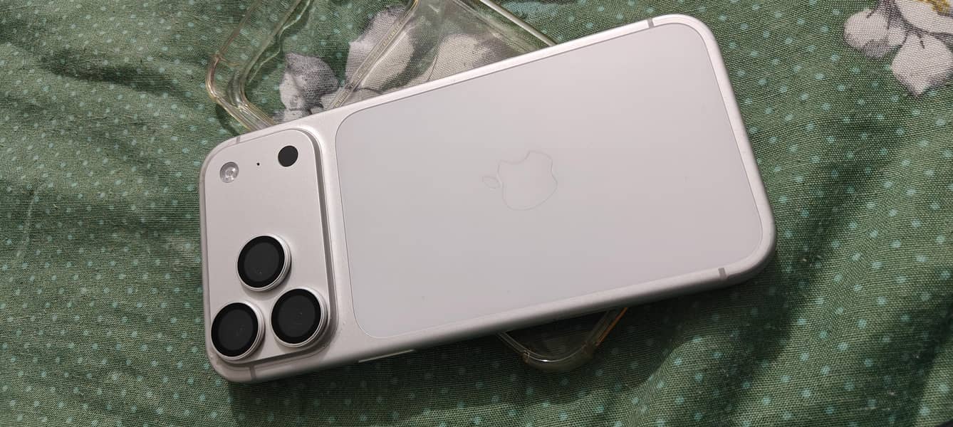 Apple iPhone 17 Pro Max 0