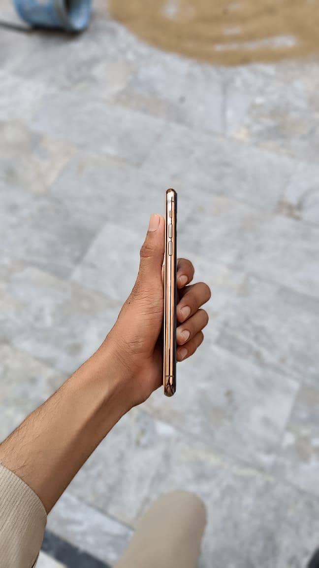 Apple iPhone 11 Pro Max 1