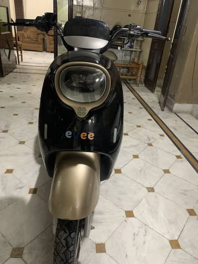 Evee scooty