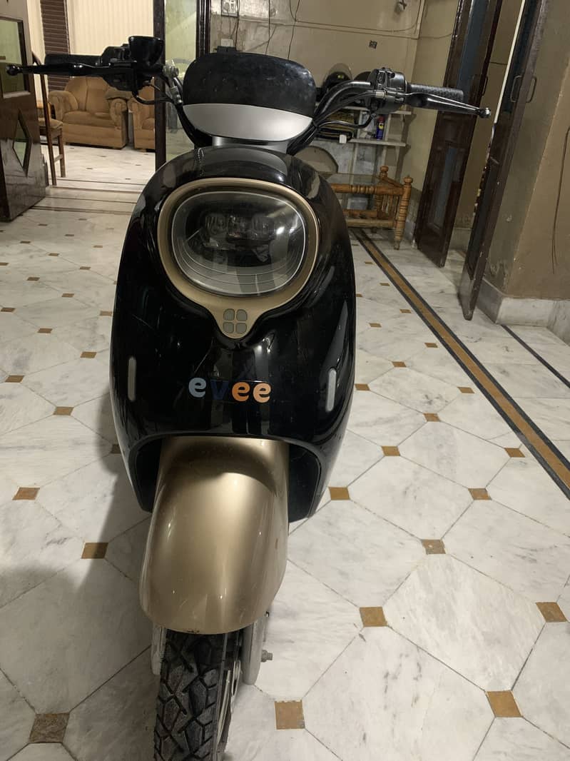 Evee scooty 0