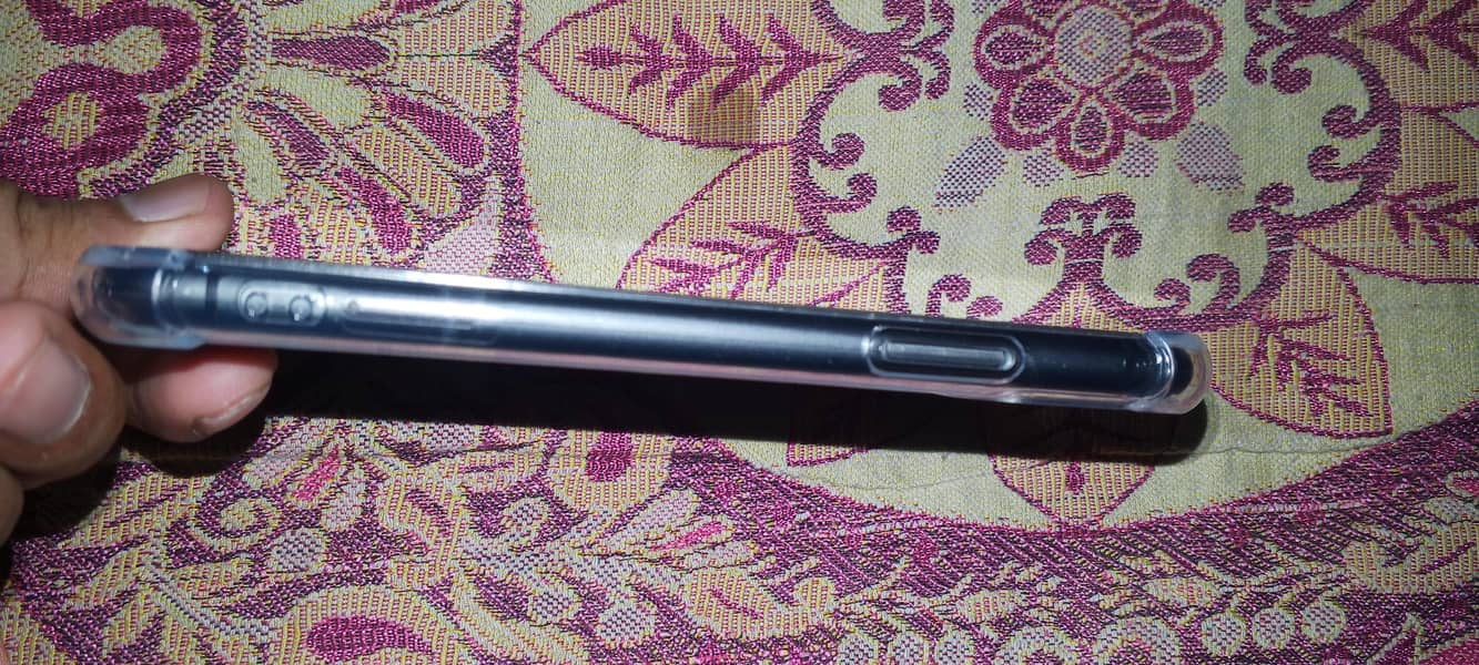 Apple iPhone 11 3