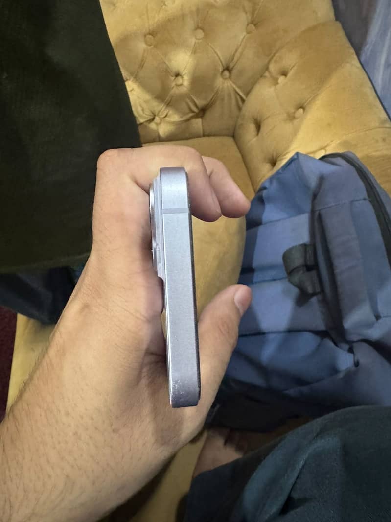 Apple iPhone 14 3