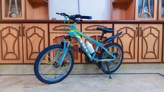 New almunium imported bicycle 10/10 condition {20 number size}