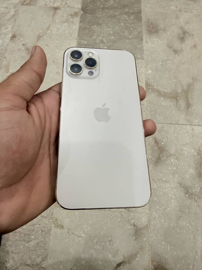 Apple iPhone 12 Pro Max 4