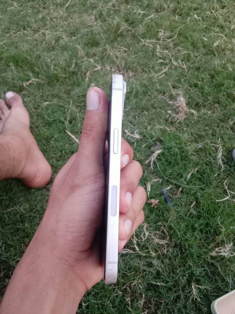 Apple iPhone 13 7