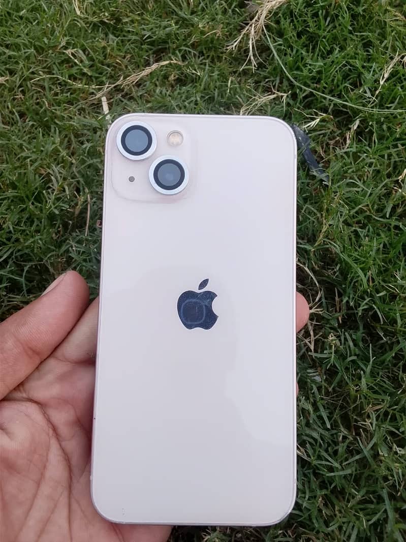 Apple iPhone 13 9