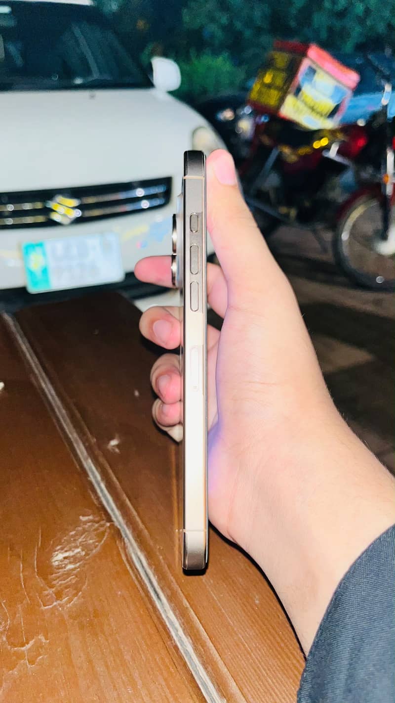 IPHONE 16 PRO MAX 256GB NON PTA 4
