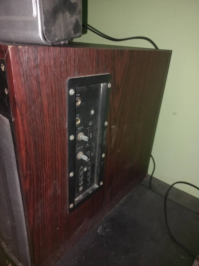 speakers 1