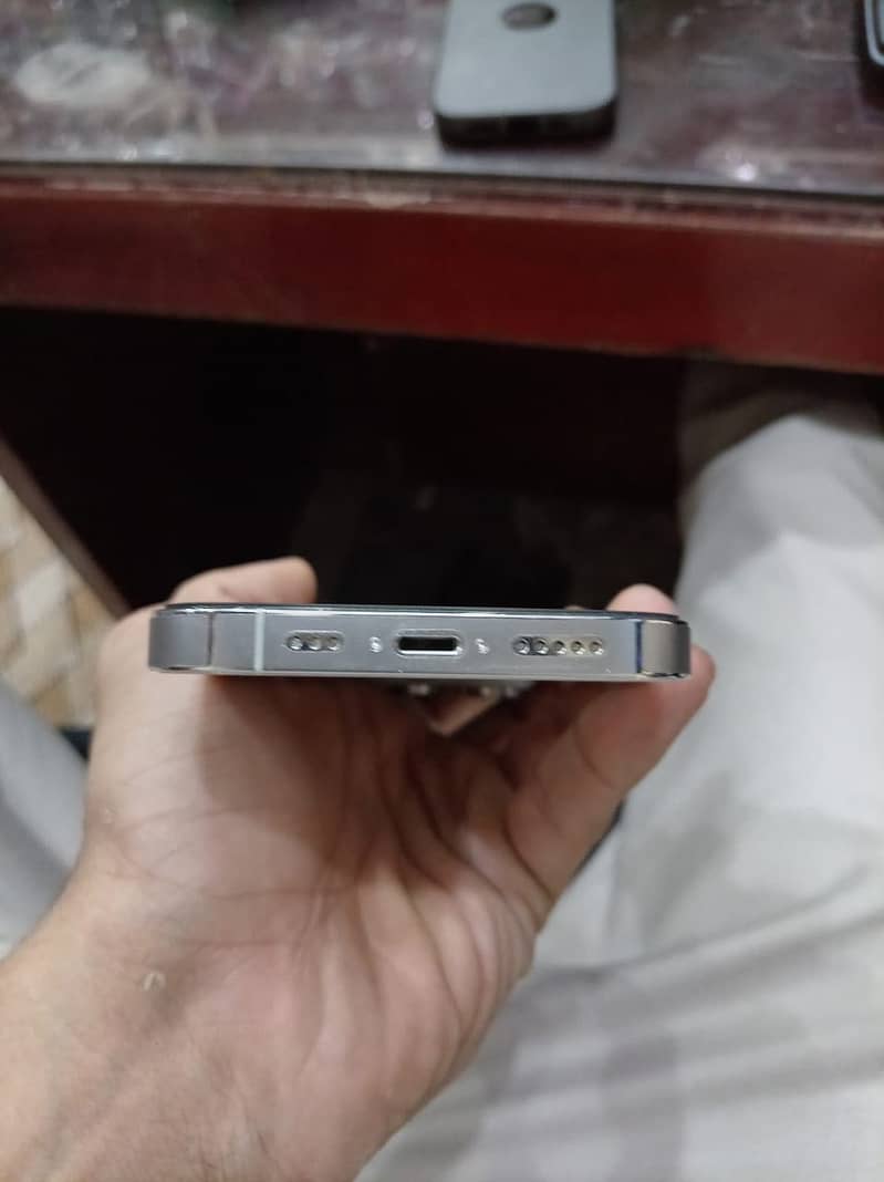 Apple iPhone 14 Pro 1