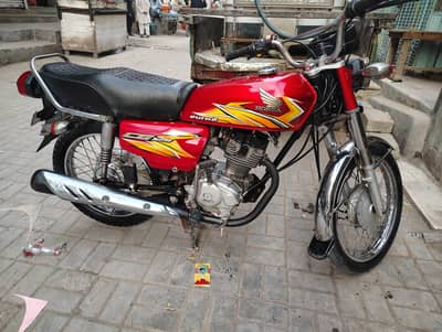 Honda cg 125 (2021 New condition only serious byer contact 03368175410