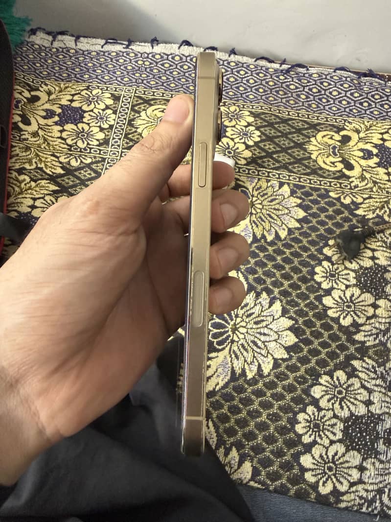 Apple iPhone 13 Pro Max 4