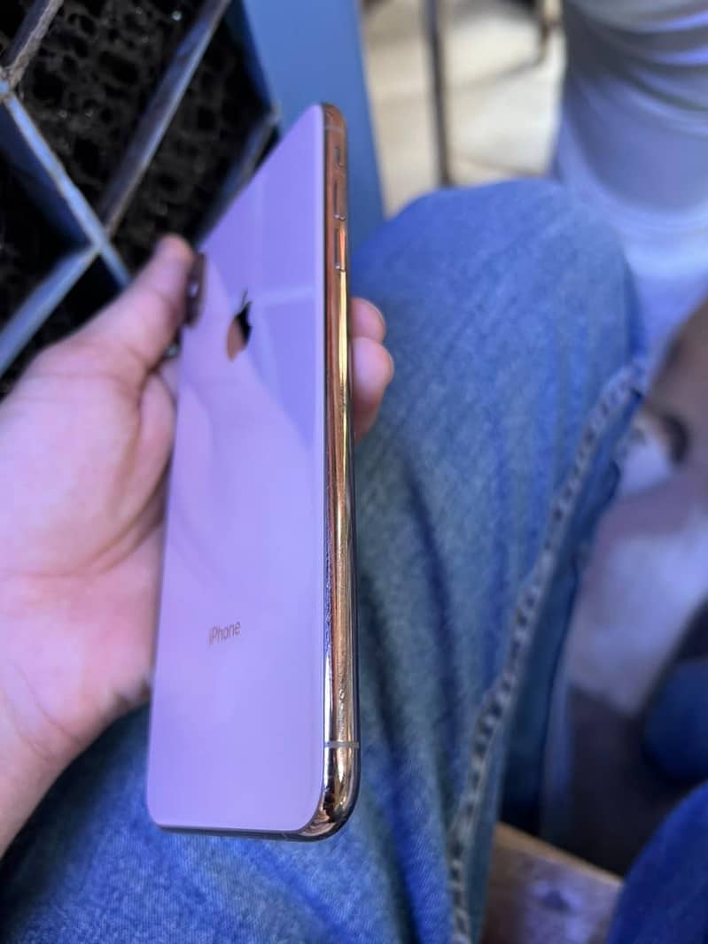 iPhone XS Max 1