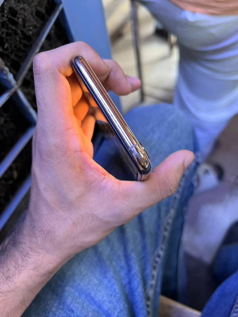 iPhone XS Max 2