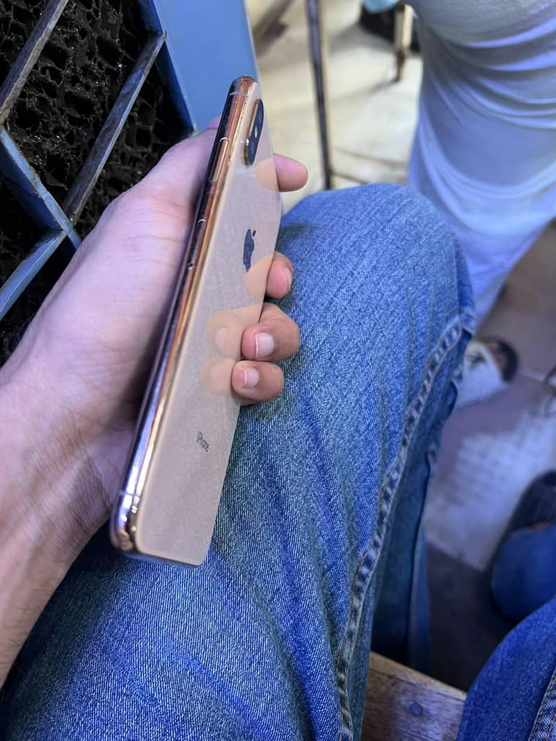 iPhone XS Max 3