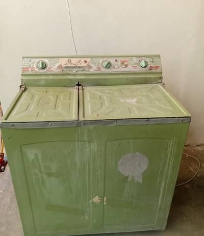 Manual Twin Tub Washing Machine (Metal). 16000/- (Negotiable)