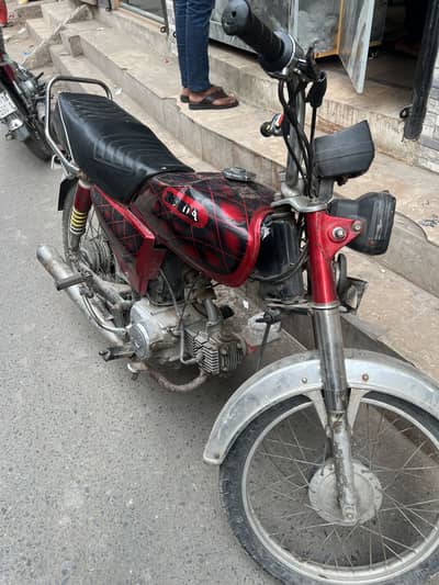 Honda 70 model 2009. Urgent sale