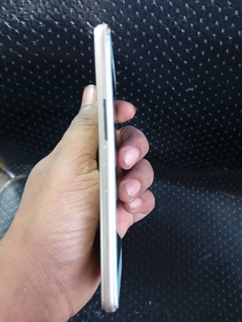 OPPO A37 2
