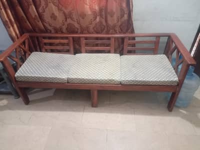 Available 10/10 condition 5 seter sofa set 03082000023