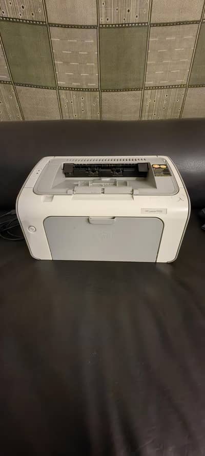 HP P1102