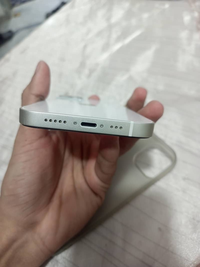 Apple iPhone 13 0