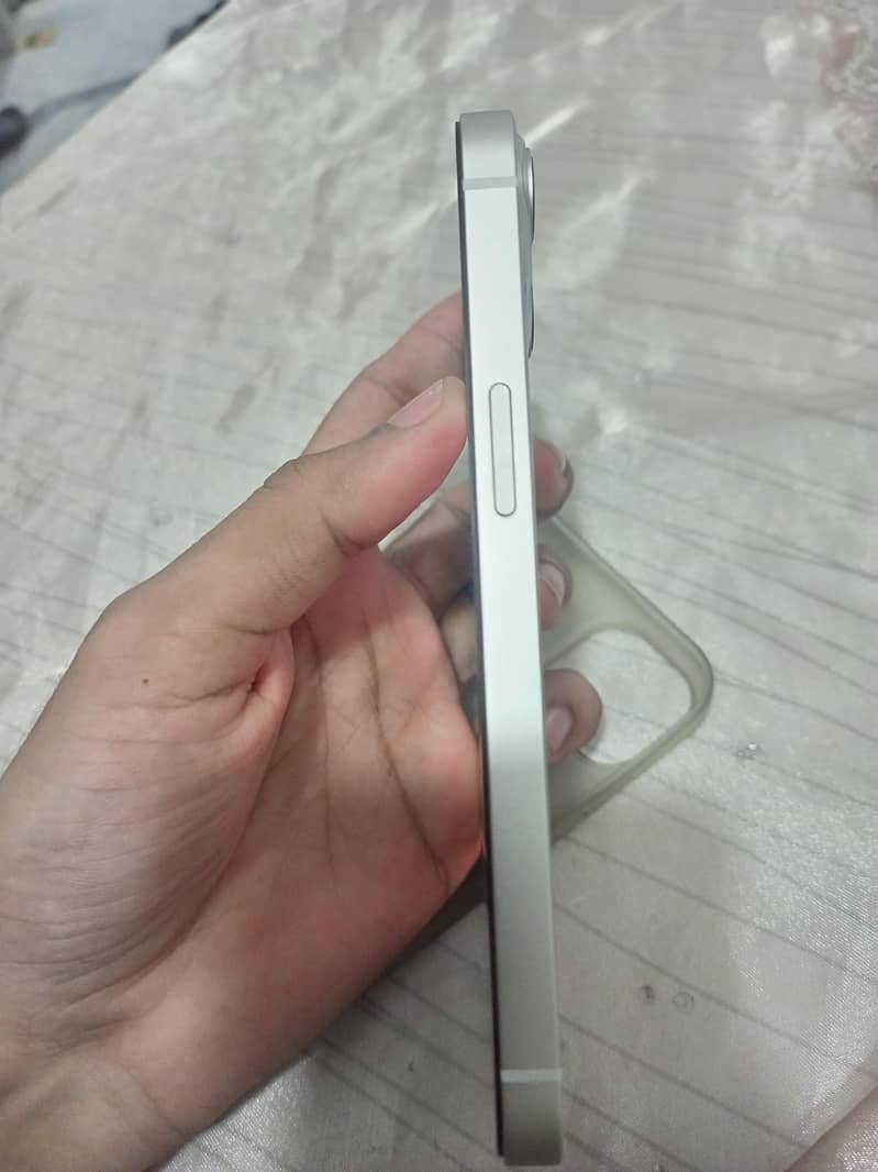 Apple iPhone 13 1