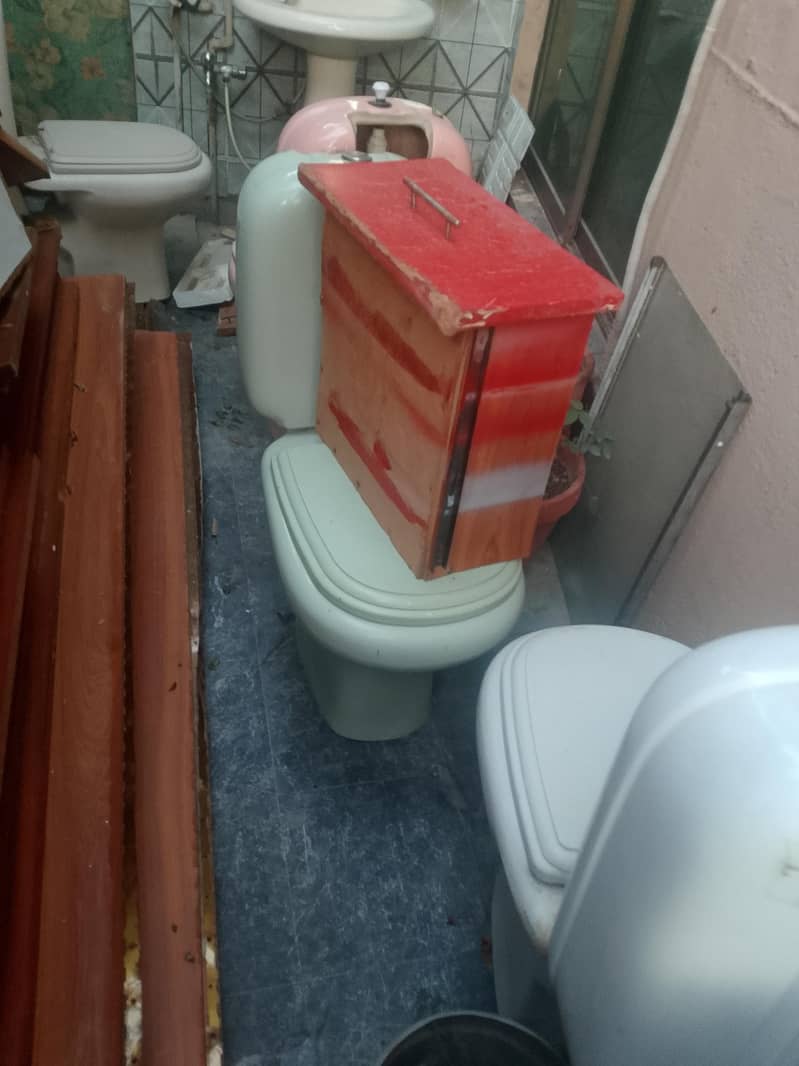 bathroom comode 1