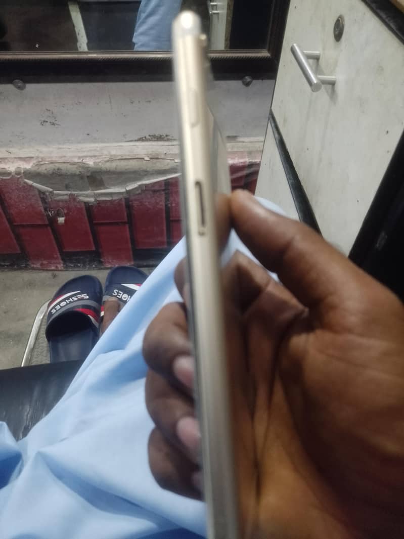Apple iPhone 6S Plus 3