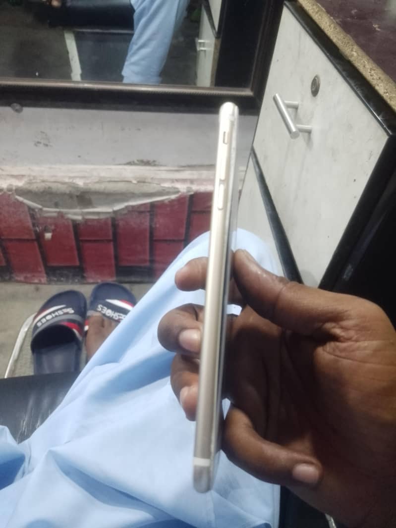 Apple iPhone 6S Plus 5