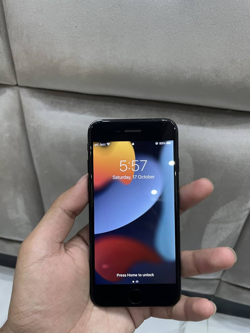 Apple iPhone 7 1